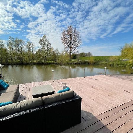 Fantastic Villa In Ooltgensplaat With Jetty Exterior photo